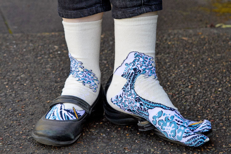 Hokusai Tabi Socks