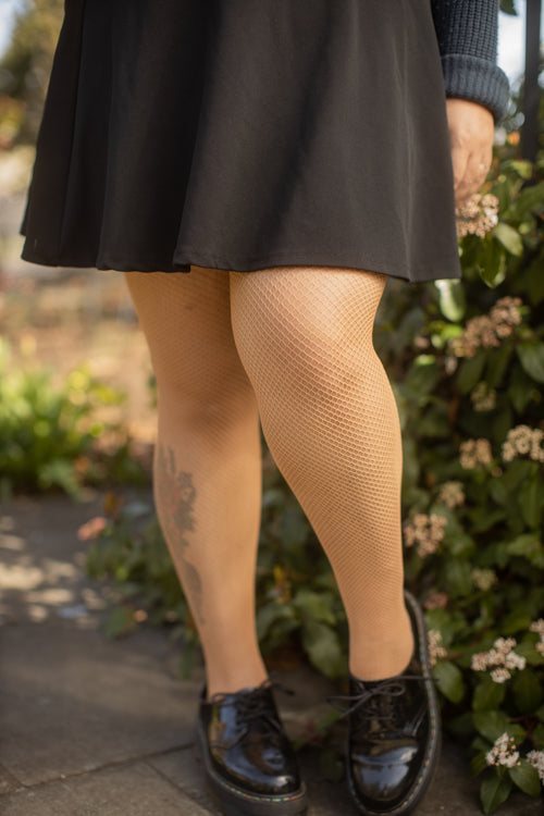 Plus Size Fishnet Seamless Pantyhose