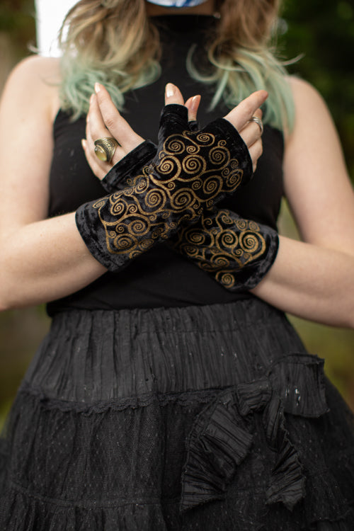 Polonova Klimt Spiral Arm Warmers