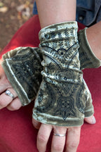 Polonova Longer Mehndi Hearts Arm Warmers