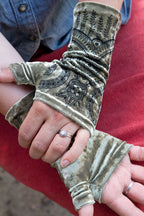 Polonova Longer Mehndi Hearts Arm Warmers